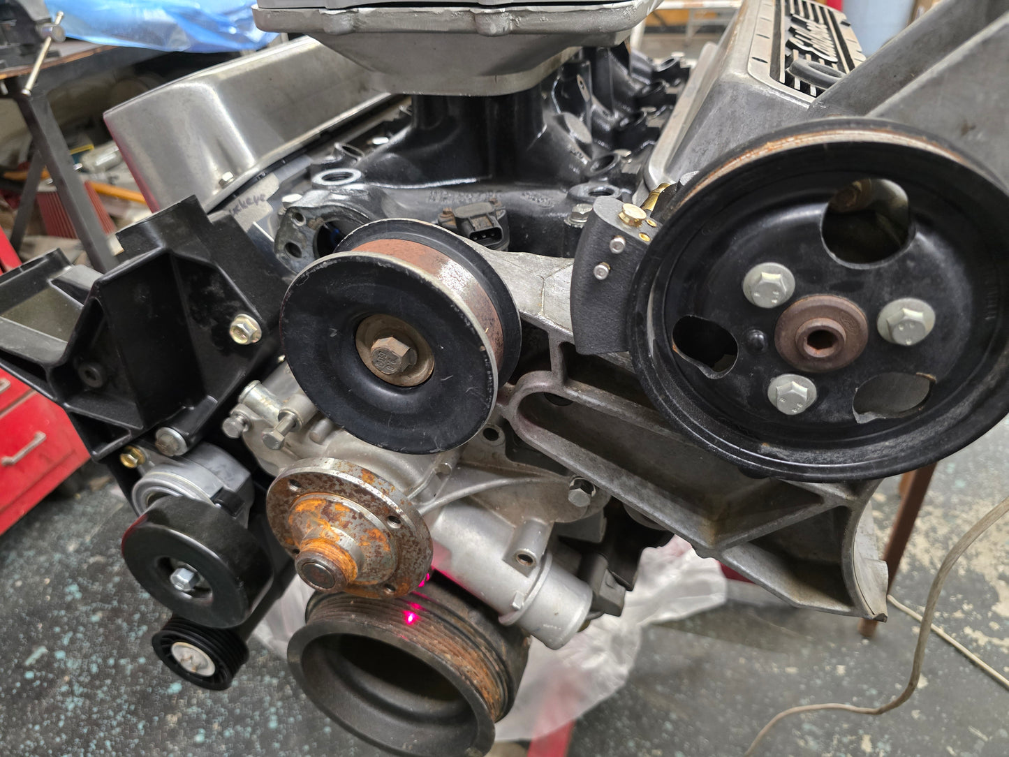 Laser belt pully alignment tool